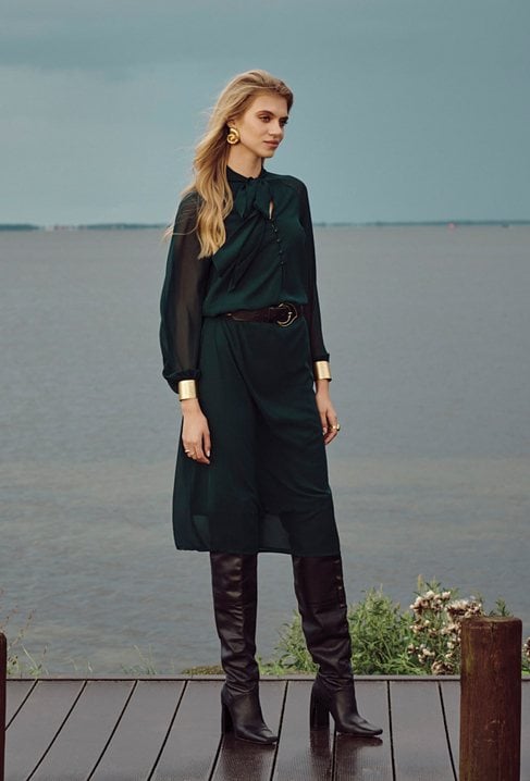 Zwiewna sukienka w zielonym kolorze