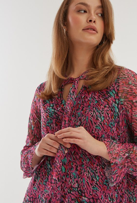 Wzorzysta siateczkowa sukienka