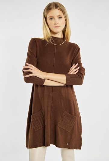 Długi sweter z półgolfem