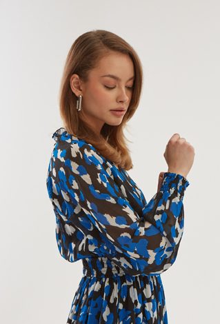 Sukienka ze zwiewnej tkaniny