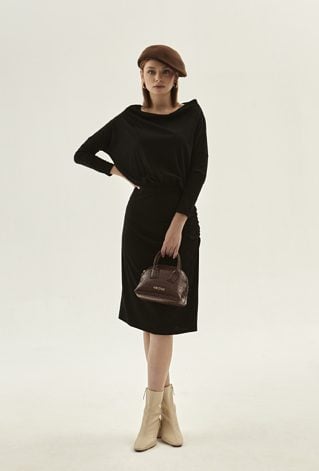 Sukienka z rękawami typu batman