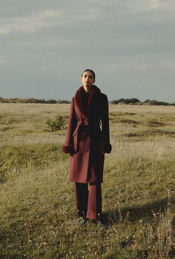 Elegancki płaszcz z wiązaniem