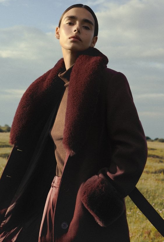 Elegancki płaszcz z wiązaniem