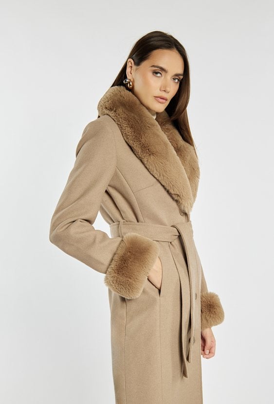 Elegancki płaszcz z wiązaniem