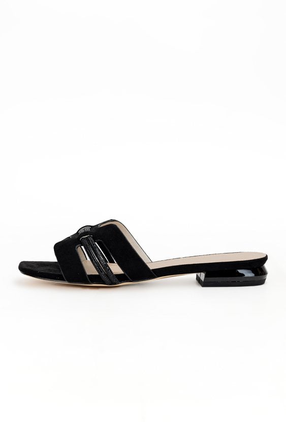 Czarne klapki PINIADA