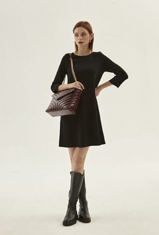 Klasyczna czarna sukienka