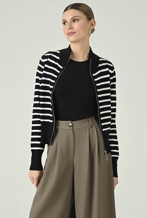 Sweter w paski z dodatkiem wiskozy