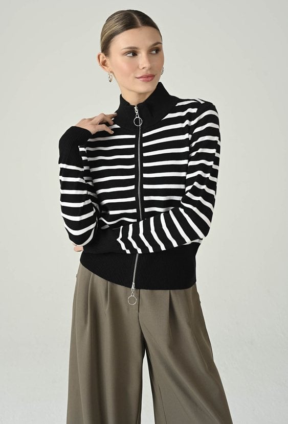 Sweter w paski z dodatkiem wiskozy