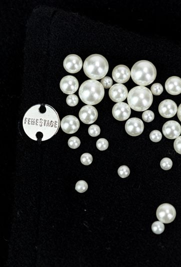 Eleganckie rękawiczki z perłami i kaszmirem