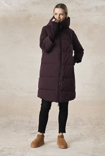 Długa pikowana kurtka z kapturem