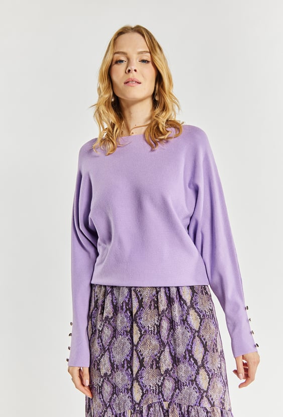 Sweter damski z ozdobnymi guzikami