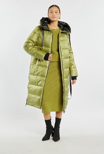 Długi, pikowany płaszcz