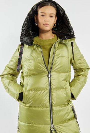 Długi, pikowany płaszcz