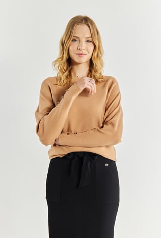 Sweter damski z ozdobnymi guzikami