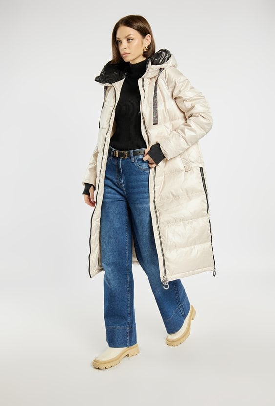 Długi, pikowany płaszcz