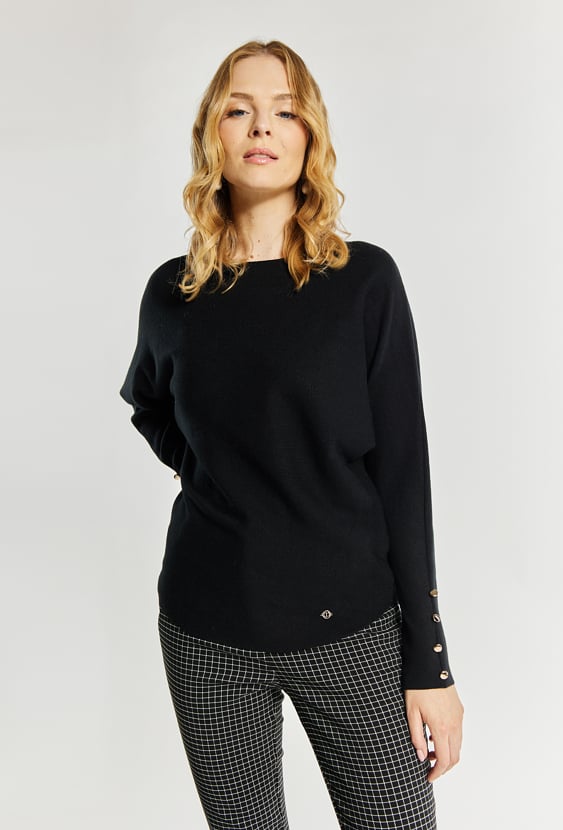 Sweter damski z ozdobnymi guzikami