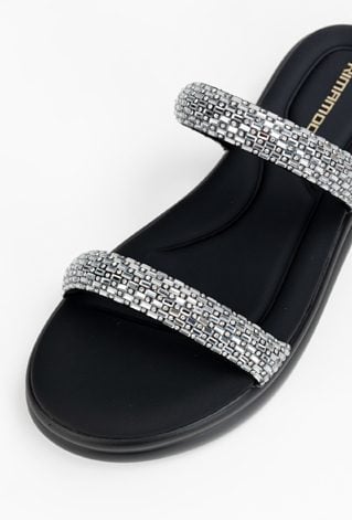 Klapki damskie w czarnym kolorze