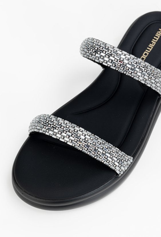 Klapki damskie w czarnym kolorze