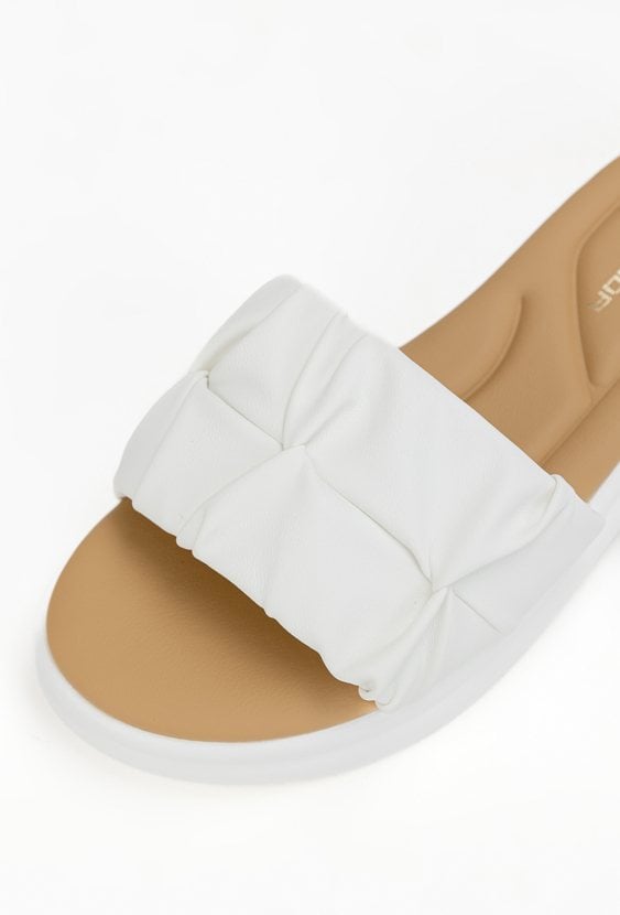 Klapki damskie w kolorze białym