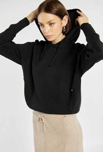 Sweter damski z kapturem