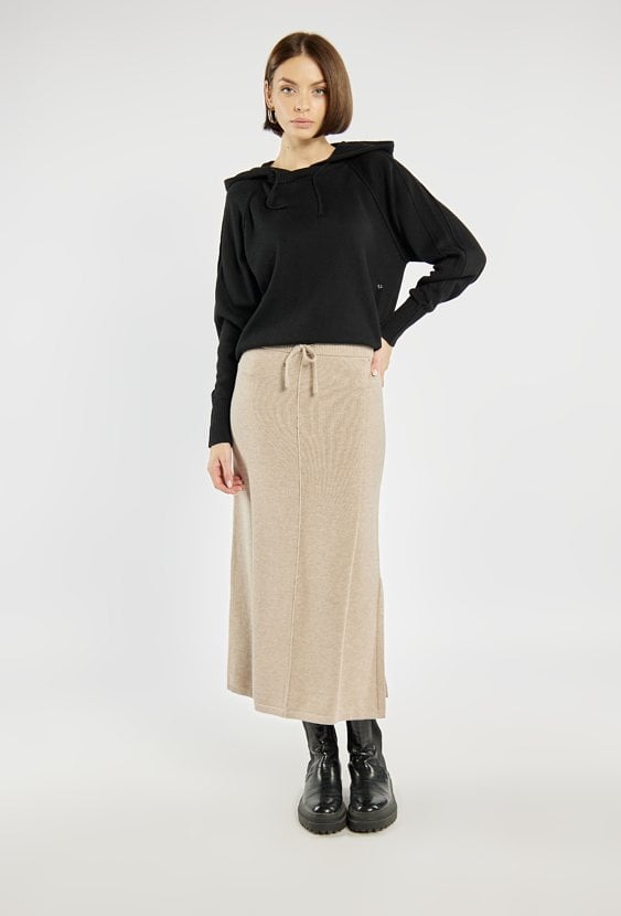 Sweter damski z kapturem